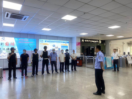 北站反恐演練3(顧書燁)_副本.jpg 北站反恐演練3(顧書燁)_副本.jpg